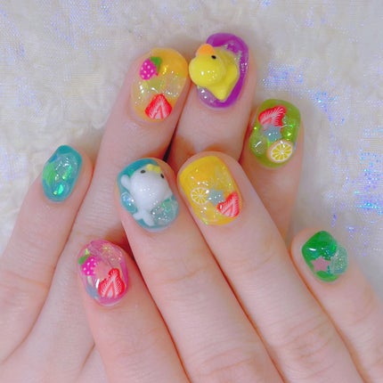 なかやまちえこ on LIPS 「サマーPOPなネイル🐥⠀⠀@kurebayashiiiちゃん⠀..」(4枚目)