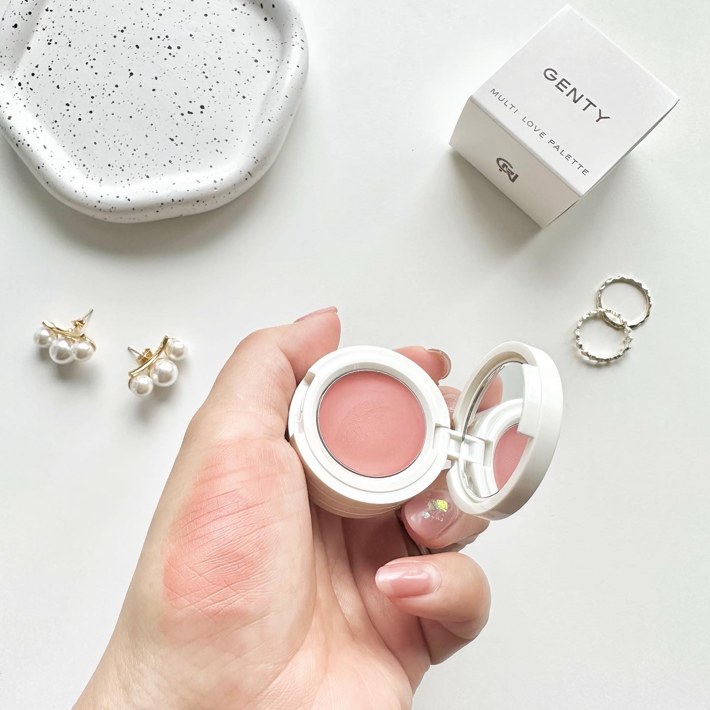 ジェンティー マルチ ラブ パレット  ウィズミーピンク/GENTY/ジェル・クリームアイシャドウを使ったクチコミ（2枚目）