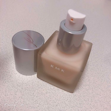 
RMK メイクアップベース

自然なツヤをあたえ、
つるんとなめらかな肌に。(してくれるそうです。)


見た目 ◎
香り ◎(無臭!!!)
保湿力 ○
崩れにくさ○
カバー力 ×

テクスチャーはよ