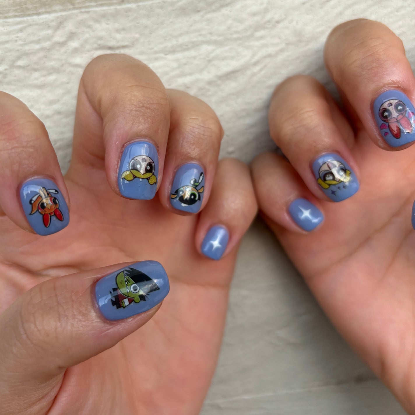 夏美🍉フォロバ on LIPS 「【たまにはやりたいポップな愛されネイル🥰】ベースに好きな色をい..」(2枚目)