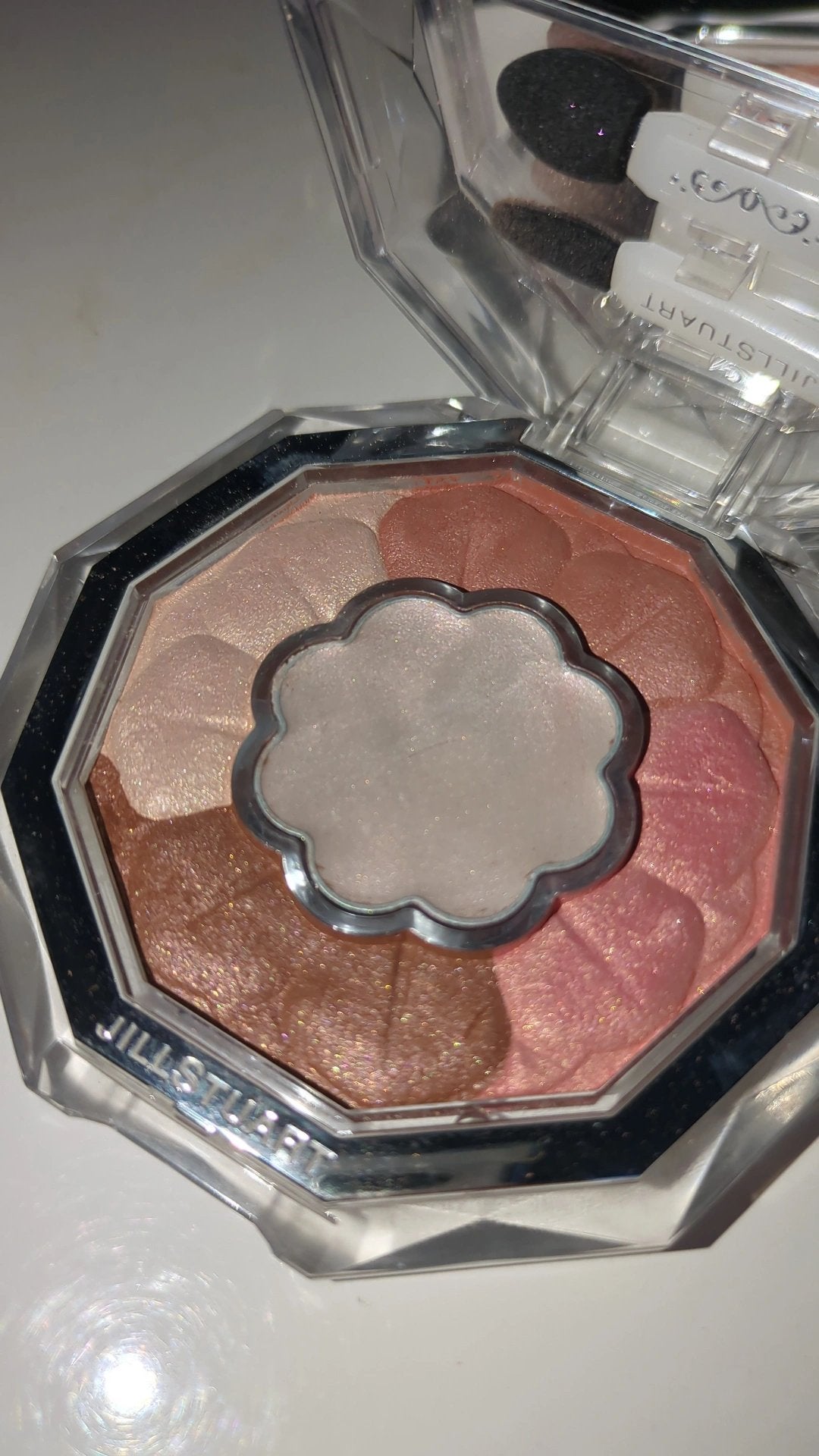 ジルスチュアート ブルームクチュール アイズ/JILL STUART/アイシャドウパレットを使ったクチコミ(1枚目)