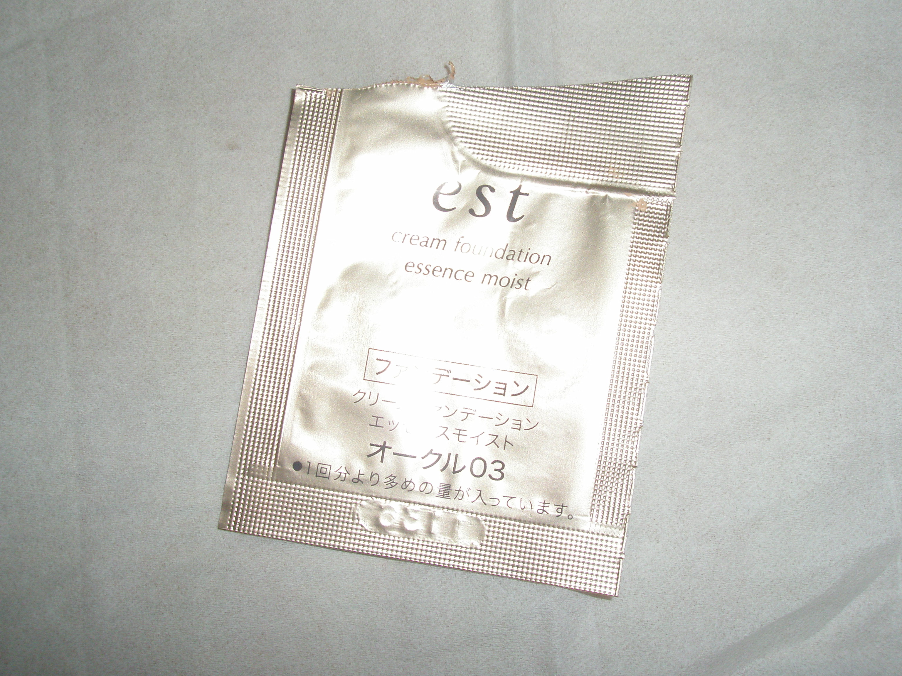 クリームファンデーション エッセンスモイスト オークル03/est/クリーム・エマルジョンファンデーションを使ったクチコミ（1枚目）