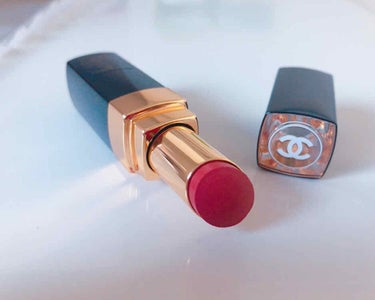 最近の購入品💄

CHANEL ルージュココフラッシュ90（4000円）




《良いところ》
話題の粘膜リップ❤
最近オレンジ系、ブラウン系のリップばっかりだったので、この色は私的にとても使える！！