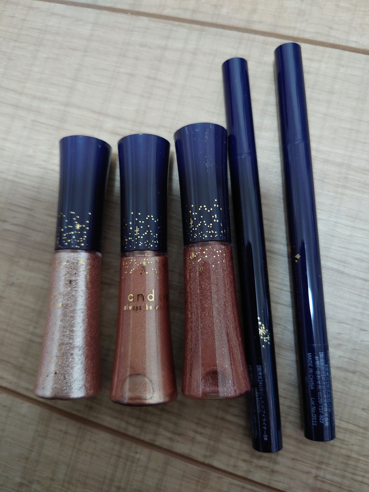 AUSリキッドアイシャドウ/and us/リキッドアイシャドウを使ったクチコミ(1枚目)