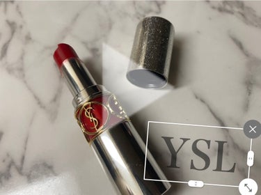 YSLのリップ💄💋

これはパケ買いしてみました🥰❤️
とにかく星のマークが可愛いし、塗ったあと
唇がキラキラ✨します！！
私はとにかく唇が綺麗に太く見えていたい
タイプなので買ってよかったアイテム😊
