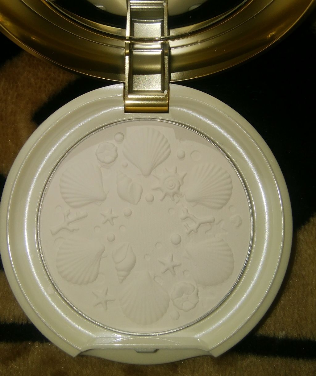 ブライトニング フェイス パウダー/ANNA SUI/プレストパウダーを使ったクチコミ（3枚目）