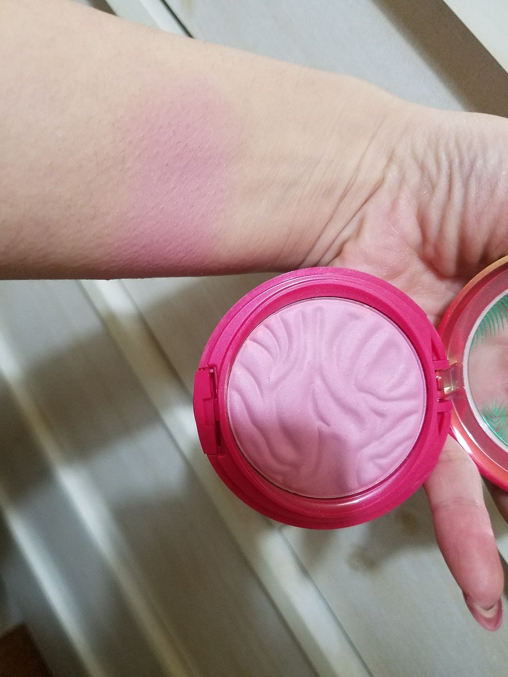 MMバターブラッシュ/PHYSICIANS FORMULA/パウダーチークを使ったクチコミ(3枚目)