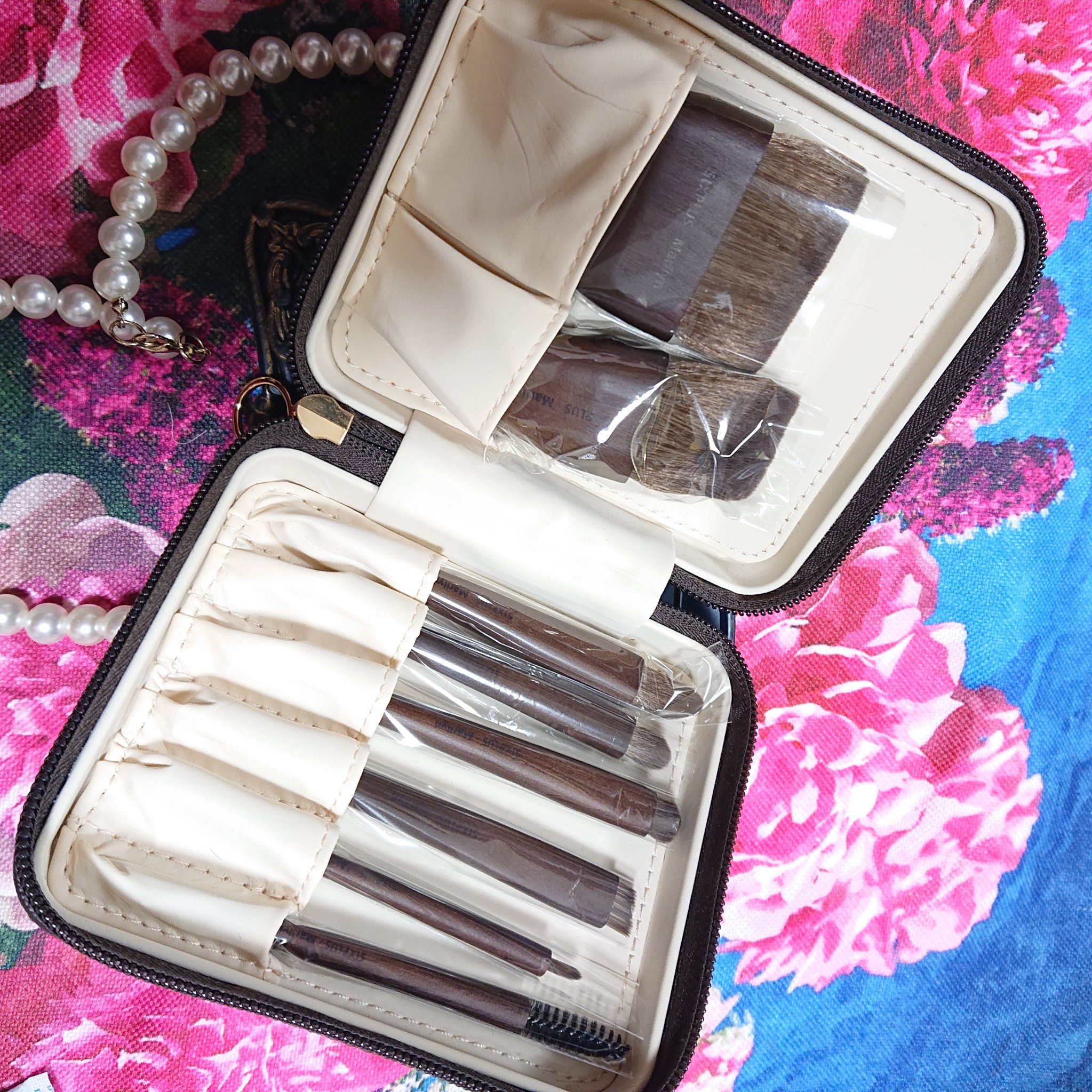 SIXPLUS X MARILYN 10本メイクアップブラシセット/SIXPLUS/メイクブラシを使ったクチコミ（2枚目）