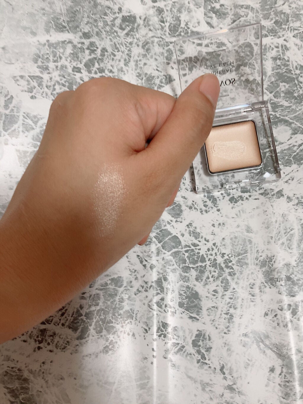 ミネラルアイバーム/エトヴォス/ジェル・クリームアイシャドウを使ったクチコミ(2枚目)