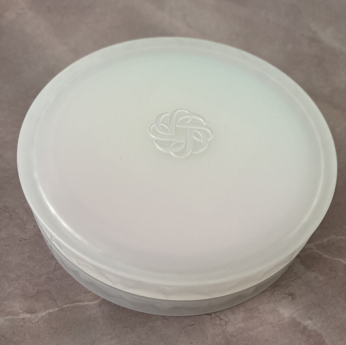 ＡＱ　オーラ リフレクター/DECORTÉ/プレストパウダーを使ったクチコミ（2枚目）