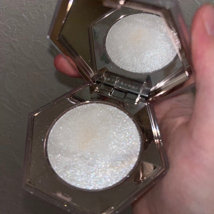 DIAMOND BOMB/FENTY BEAUTY BY RIHANNA/パウダーハイライトを使ったクチコミ(2枚目)