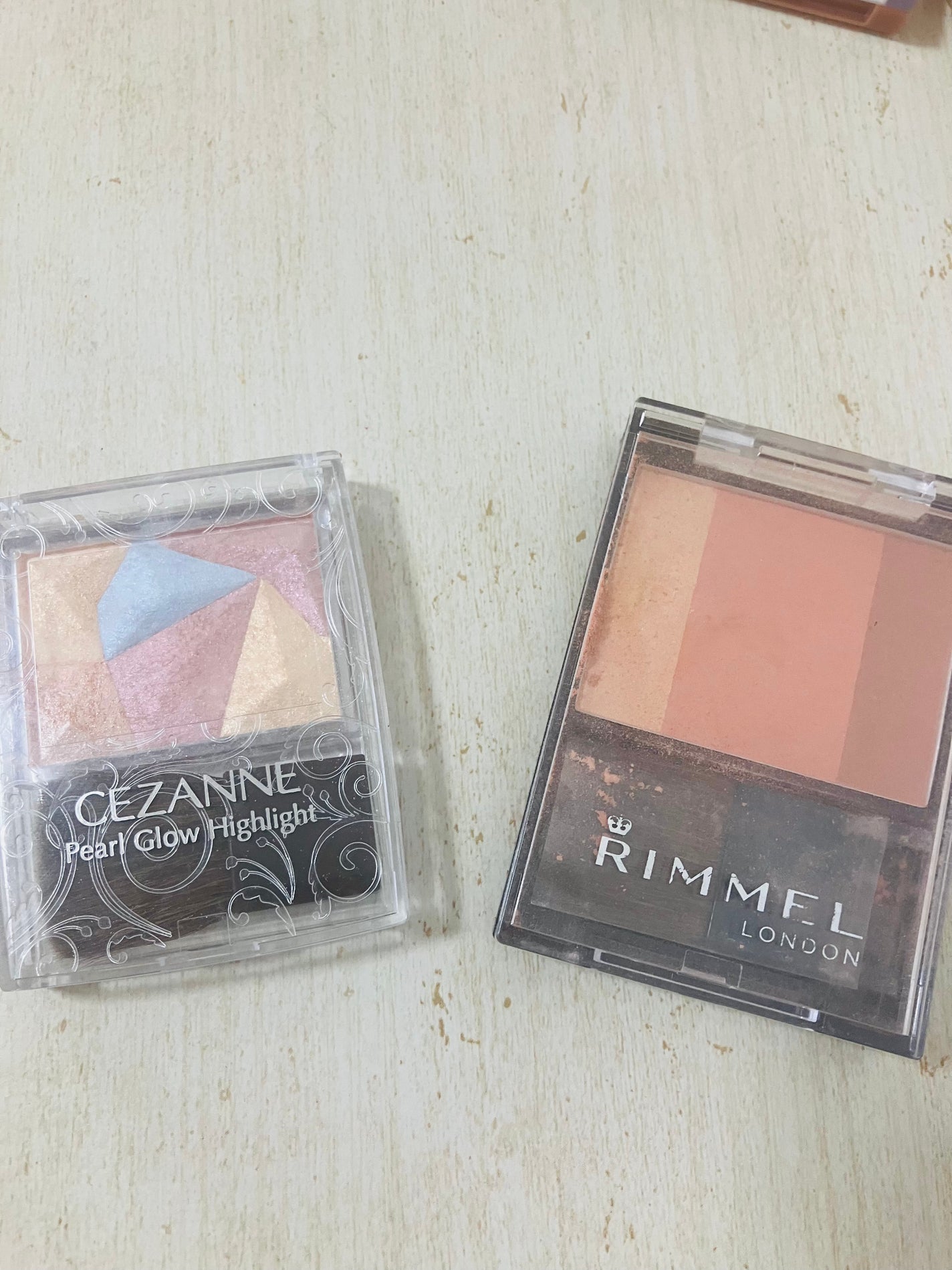 スリーインワン モデリングフェイスブラッシュ/リンメル ロンドン/パウダーチークを使ったクチコミ(2枚目)