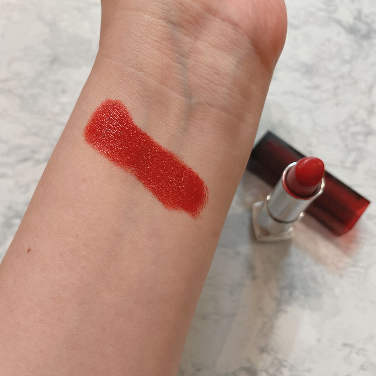 カラーセンセーショナル リップスティック A  917 鮮やかなレッド/MAYBELLINE NEW YORK/口紅を使ったクチコミ（1枚目）