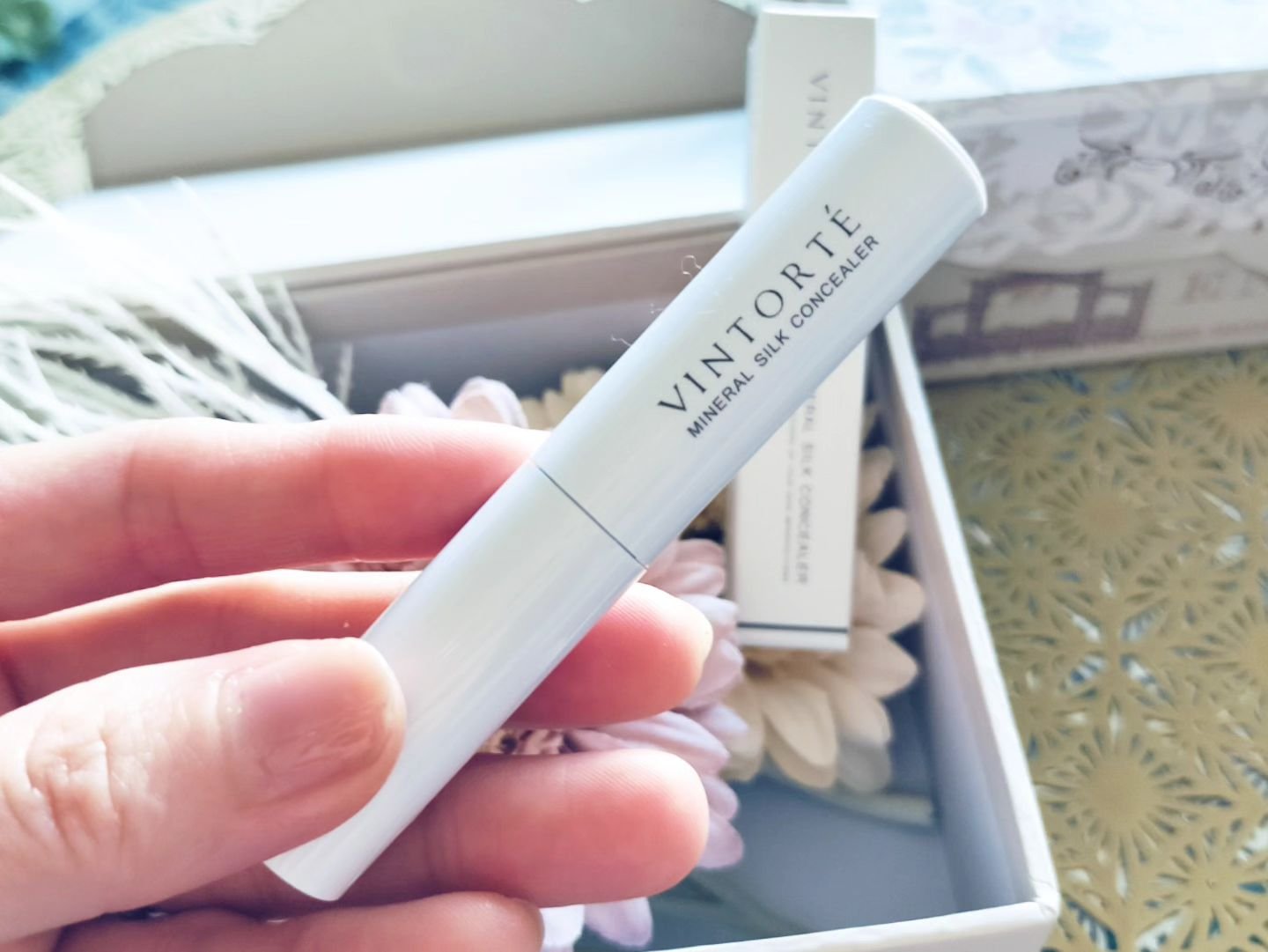 ミネラルシルクコンシーラー/ヴァントルテ/スティックコンシーラーを使ったクチコミ（2枚目）
