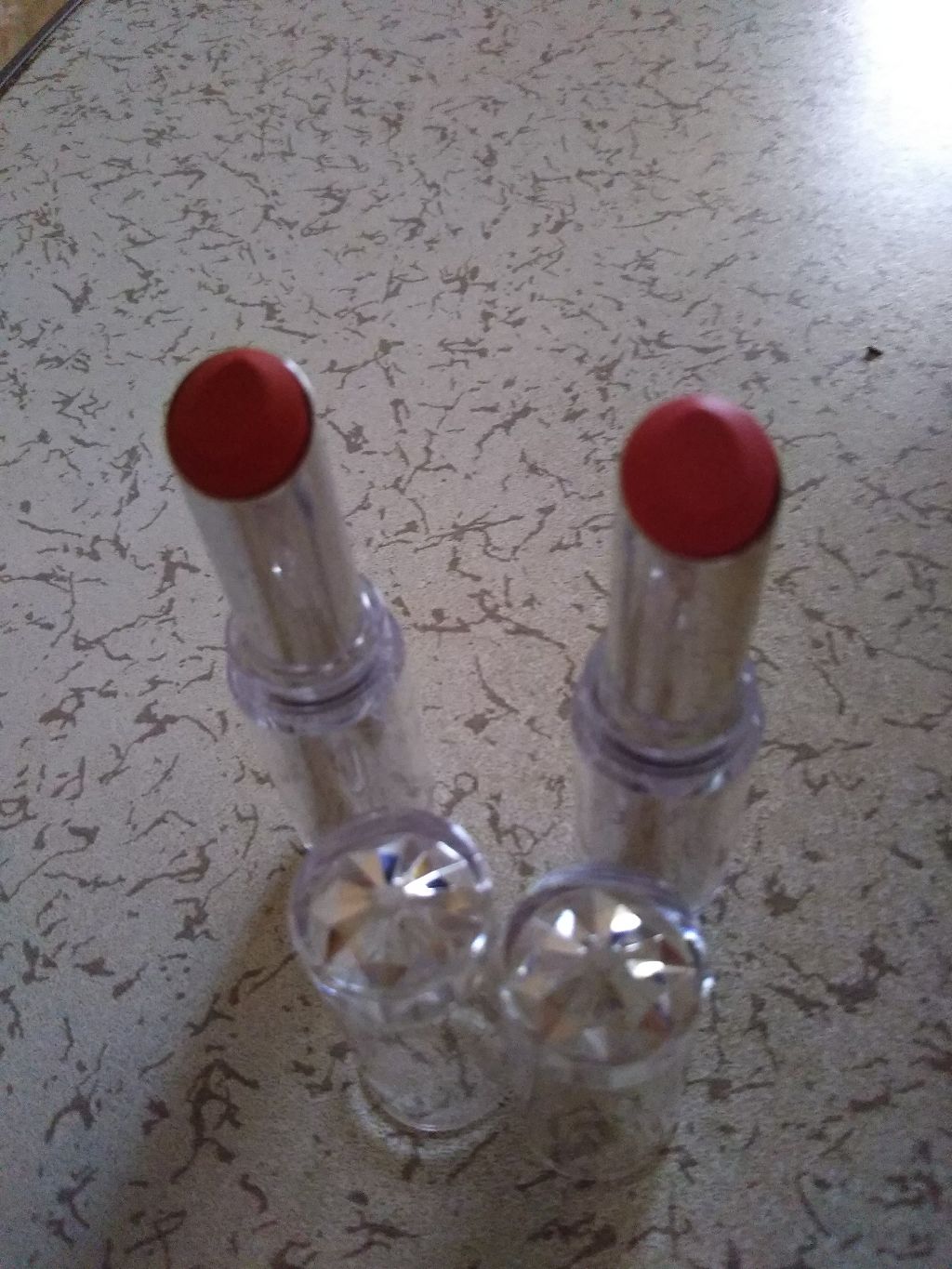 ラスティンググロスリップ/CEZANNE/口紅を使ったクチコミ（1枚目）