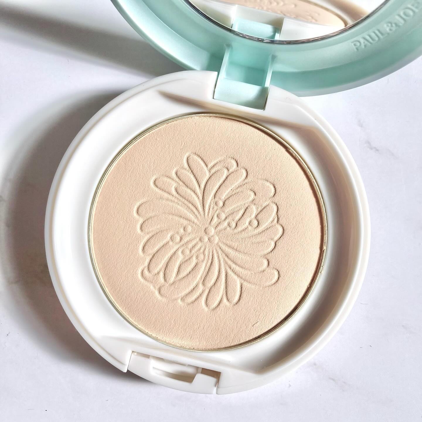 プロテクティング フェイス パウダー 02 ナチュラルベージュ/PAUL & JOE BEAUTE/プレストパウダーを使ったクチコミ（3枚目）