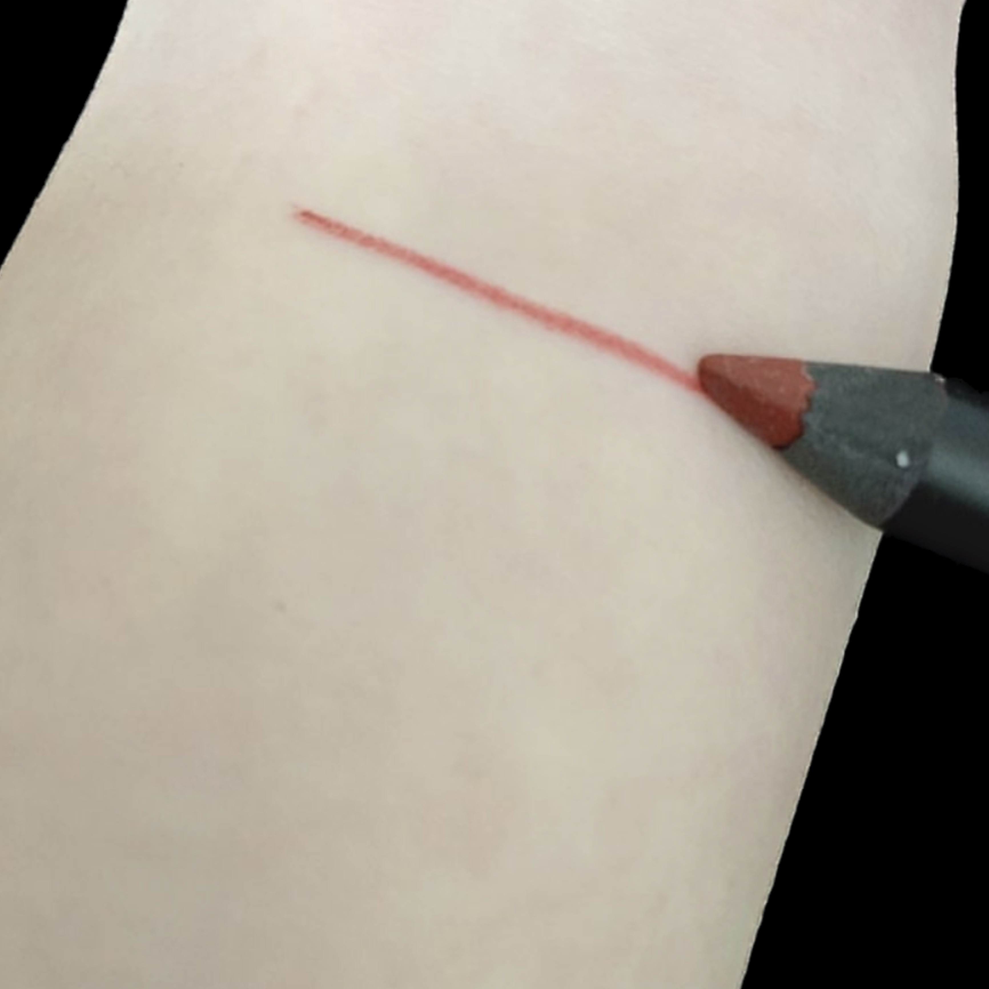 ル クレイヨン レーヴル/CHANEL/リップライナーを使ったクチコミ（2枚目）