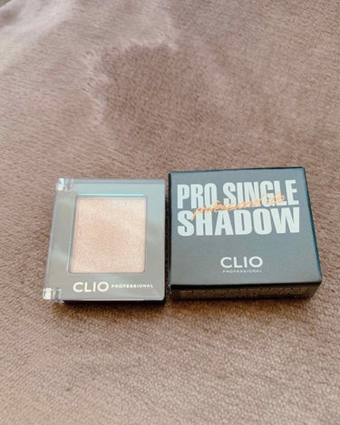 CLIO
PRO SINGLE SHADOW
G10

今更ながらプロシングルシャドウのG10番買いました🙌
CLIOはPRISM AIRを先に使ってて、この商品も気になりつつ何でか購入をずーっと見送っ