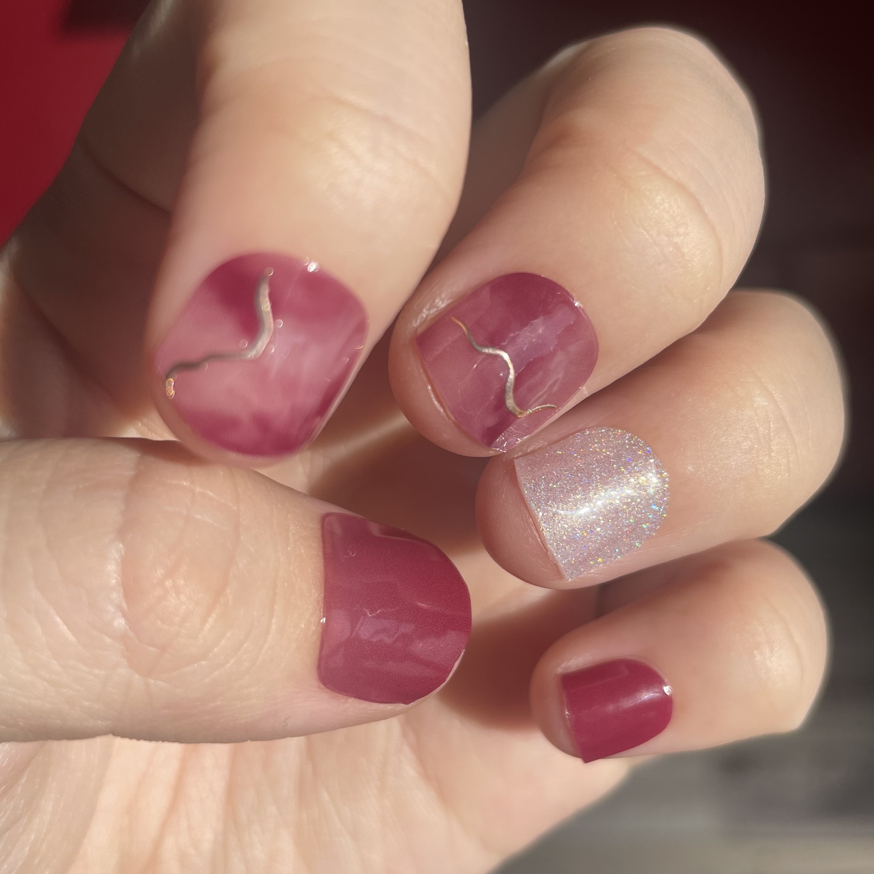 グロウ ジェルネイルシール/DASHINGDIVA MAGICPRESS/ネイルシールを使ったクチコミ（3枚目）