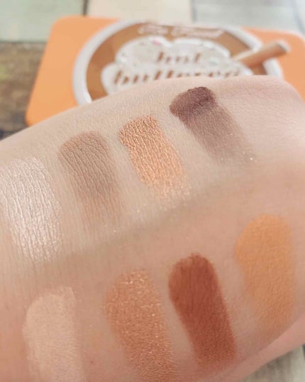 ホット バタード ラム ミニ アイシャドウ パレット/Too Faced/アイシャドウパレットを使ったクチコミ(3枚目)