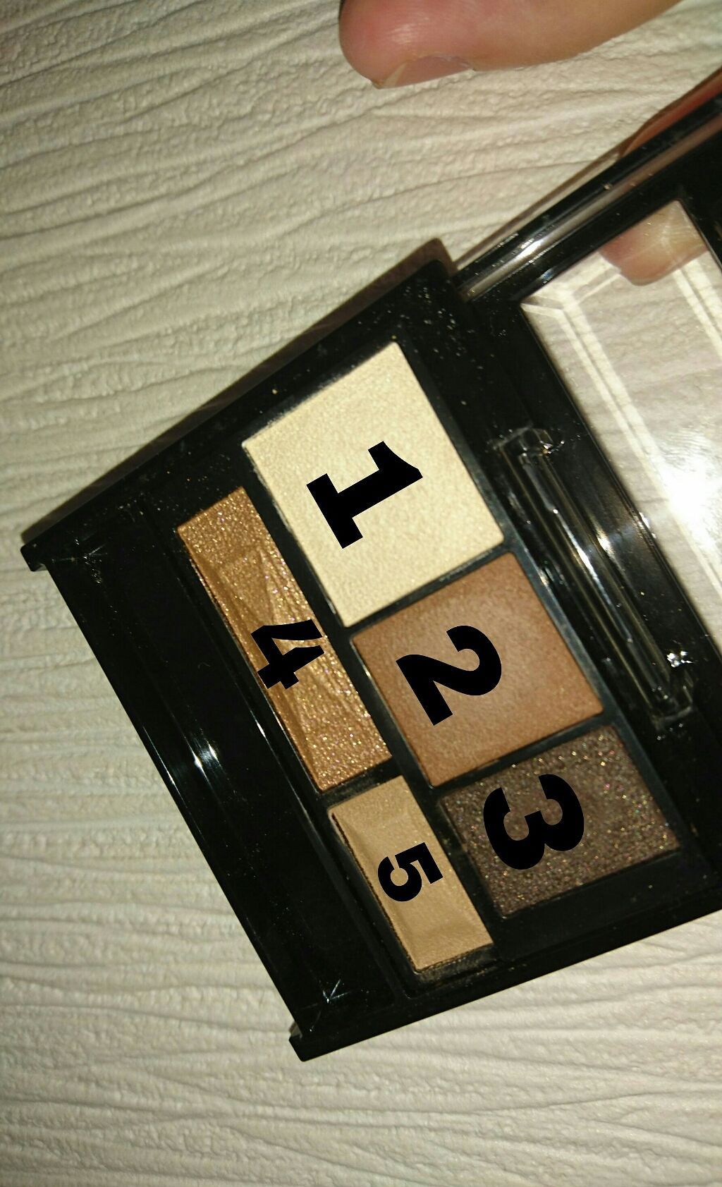 ブラウンシェードアイズN/KATE/アイシャドウパレットを使ったクチコミ(4枚目)