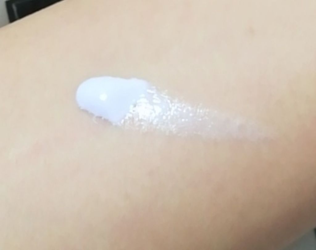 トーンアップUV エッセンス/サンカット®/日焼け止めローションを使ったクチコミ（3枚目）