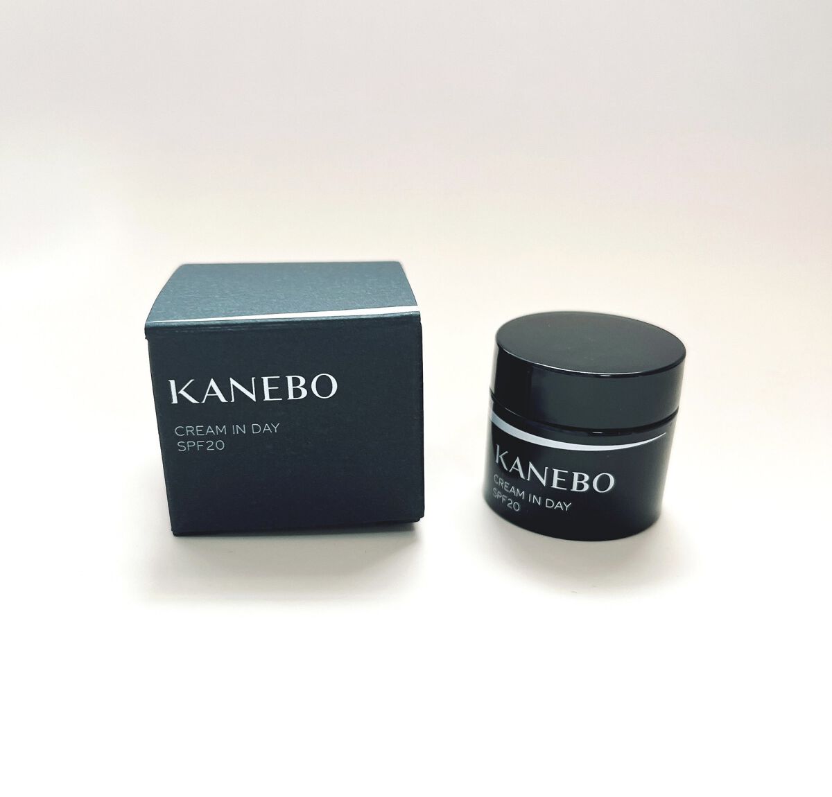 ライブリースキン　ウェア オークルA/KANEBO/クリーム・エマルジョンファンデーションを使ったクチコミ（3枚目）