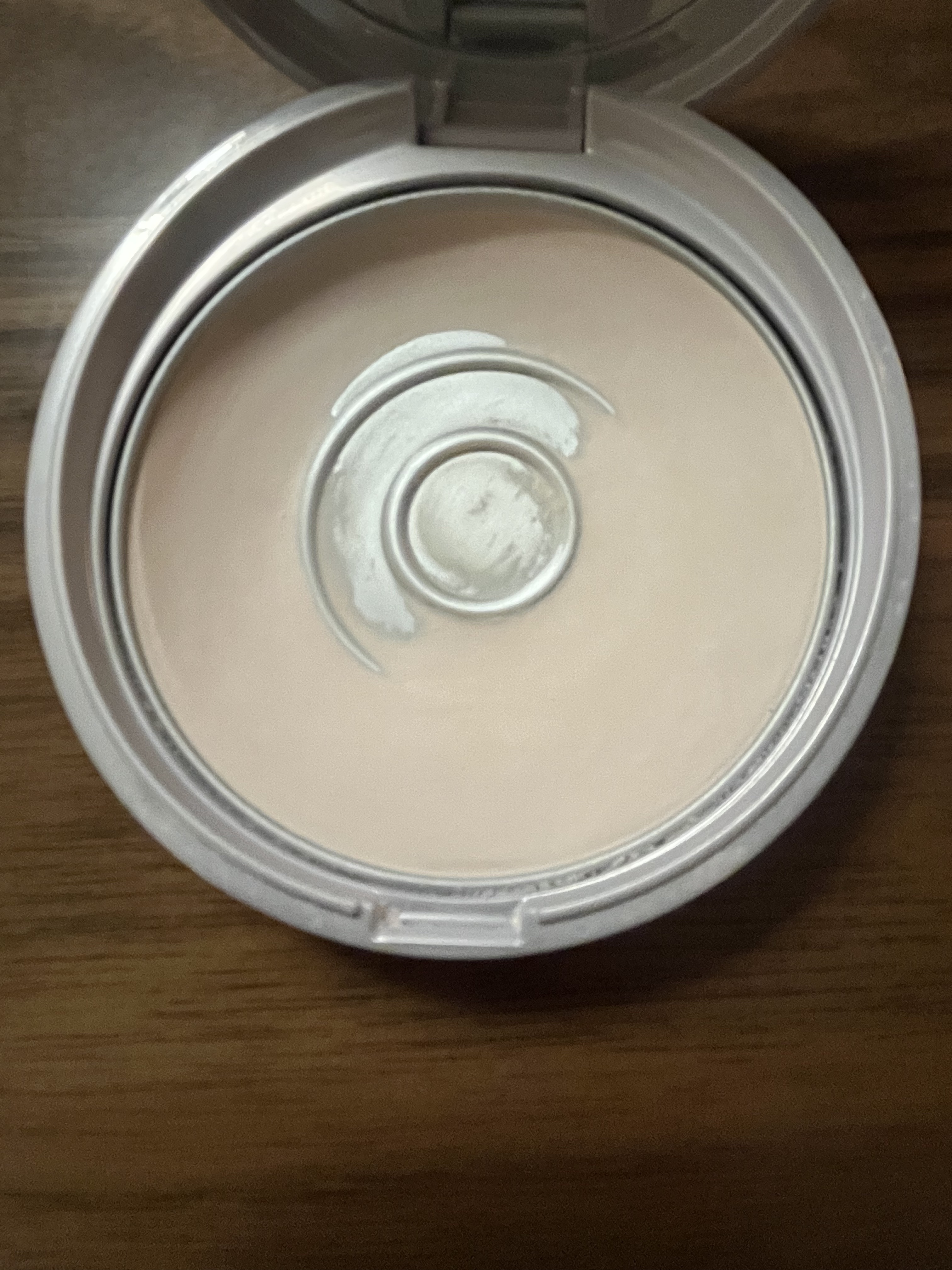 スノービューティー ホワイトニング フェースパウダー 2017 リフィル付き/スノービューティー/プレストパウダーを使ったクチコミ（3枚目）