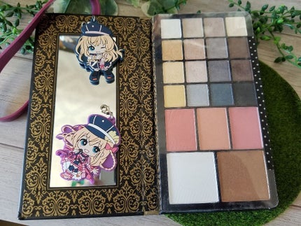 メイクアップブック/マリブビューティー/アイシャドウパレットを使ったクチコミ(2枚目)