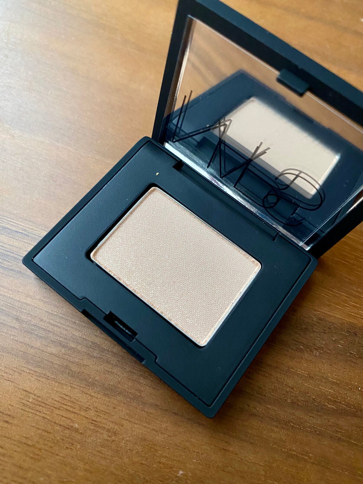 シングルアイシャドー/NARS/単色アイシャドウを使ったクチコミ(4枚目)