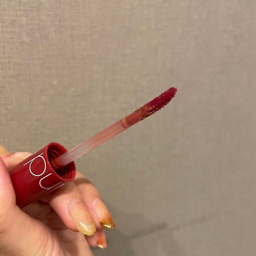 ジューシーラスティングティント/rom&nd/リップティントを使ったクチコミ(4枚目)