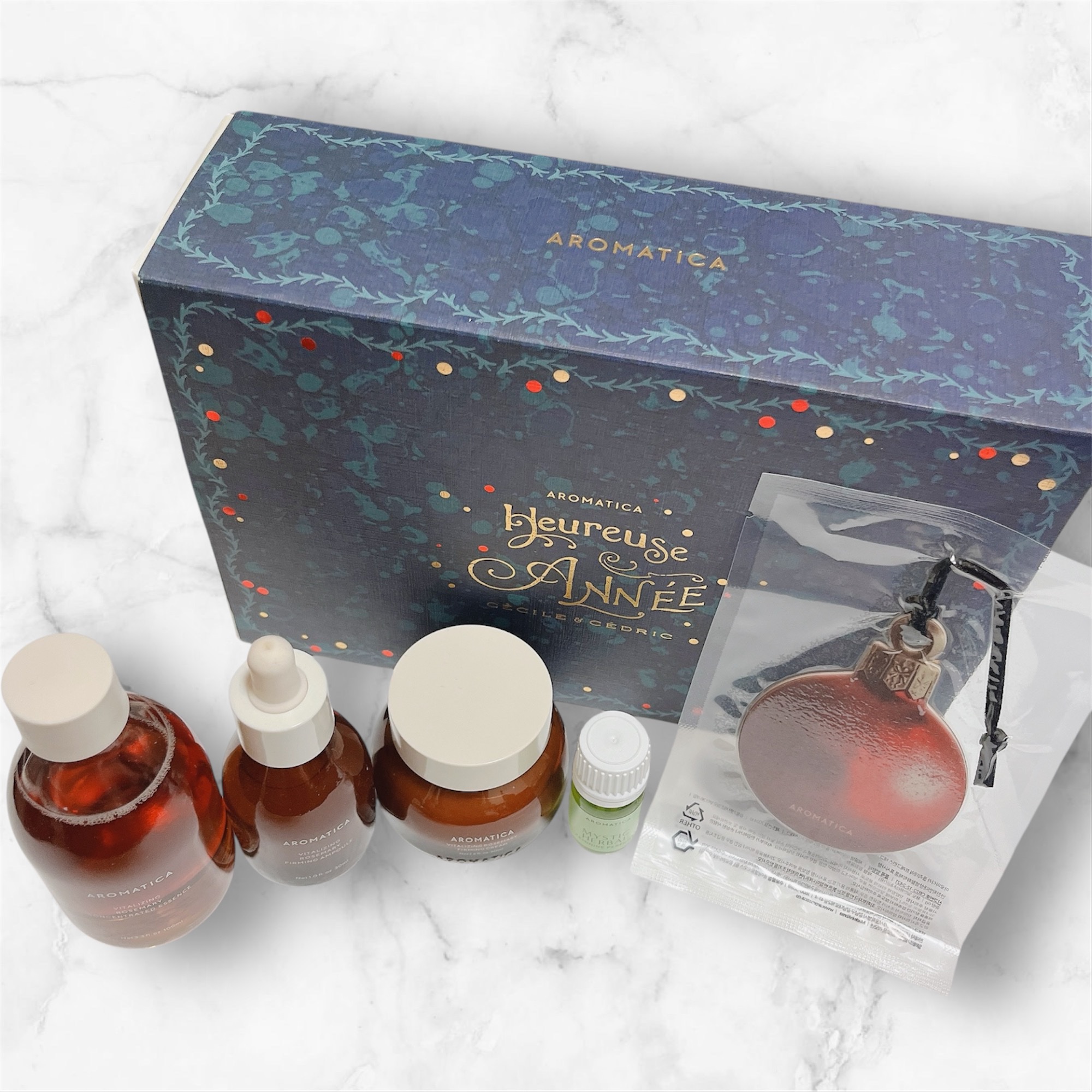 試してみた】クリスマスホリデーBOX AROMATICAのリアルな口コミ