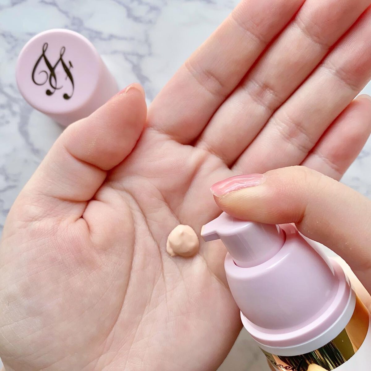 ボーン ディス ウェイ グロウ モイスチュアライジング メイクアップ プライマー/Too Faced/化粧下地を使ったクチコミ(2枚目)