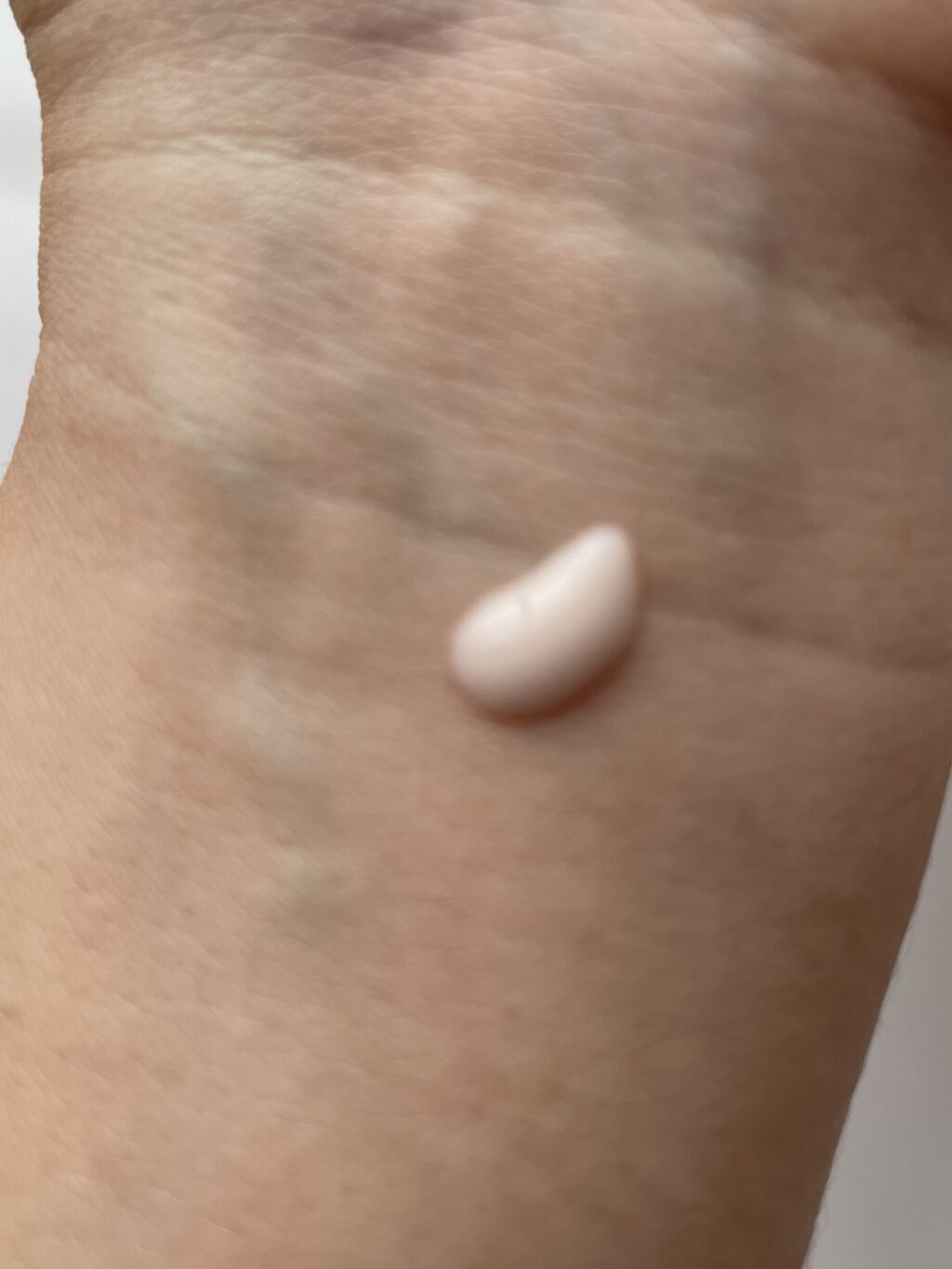 ピュア キャンバス パワー プライマー スーパーチャージド エッセンス/ローラ メルシエ/化粧下地を使ったクチコミ（2枚目）