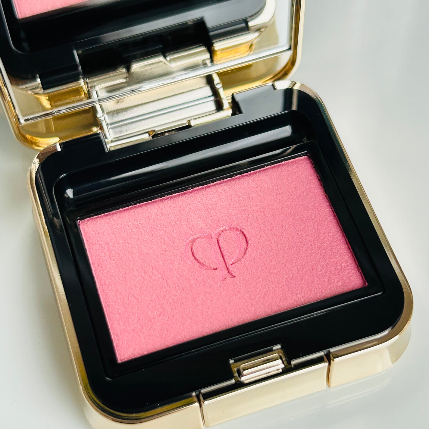 オンブルクルールソロ/クレ・ド・ポー ボーテ/単色アイシャドウを使ったクチコミ(2枚目)