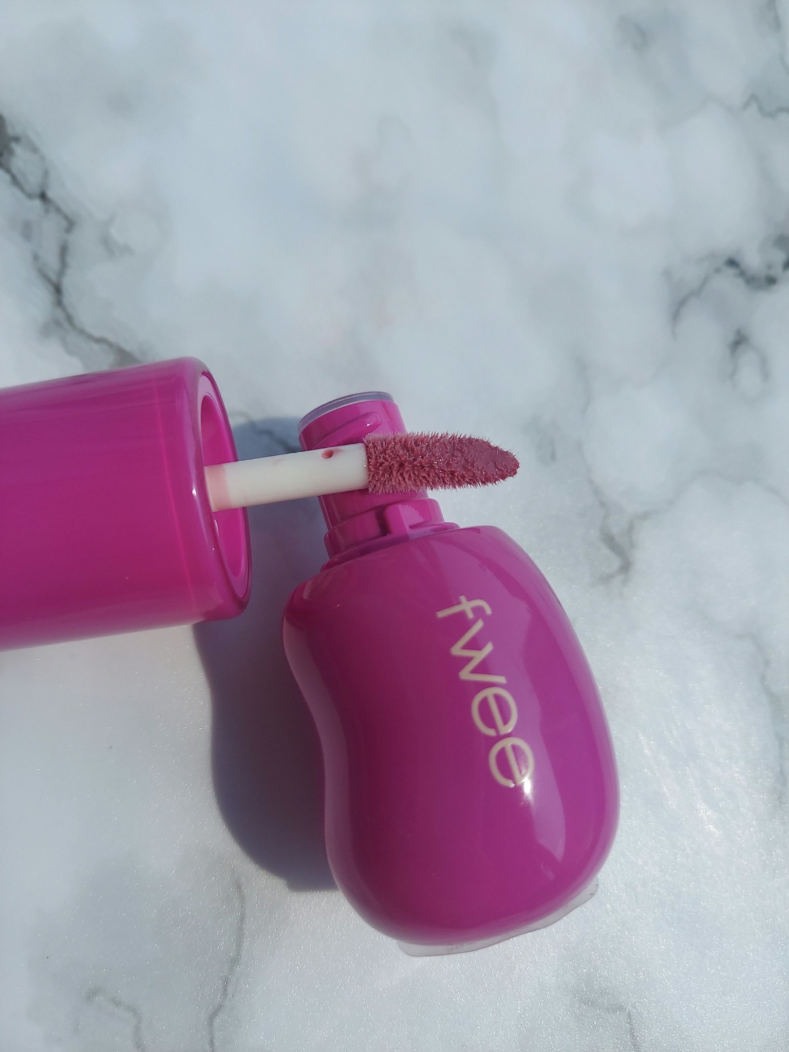 フィー 3Dボリューミンググロス/fwee/リップグロスを使ったクチコミ（2枚目）