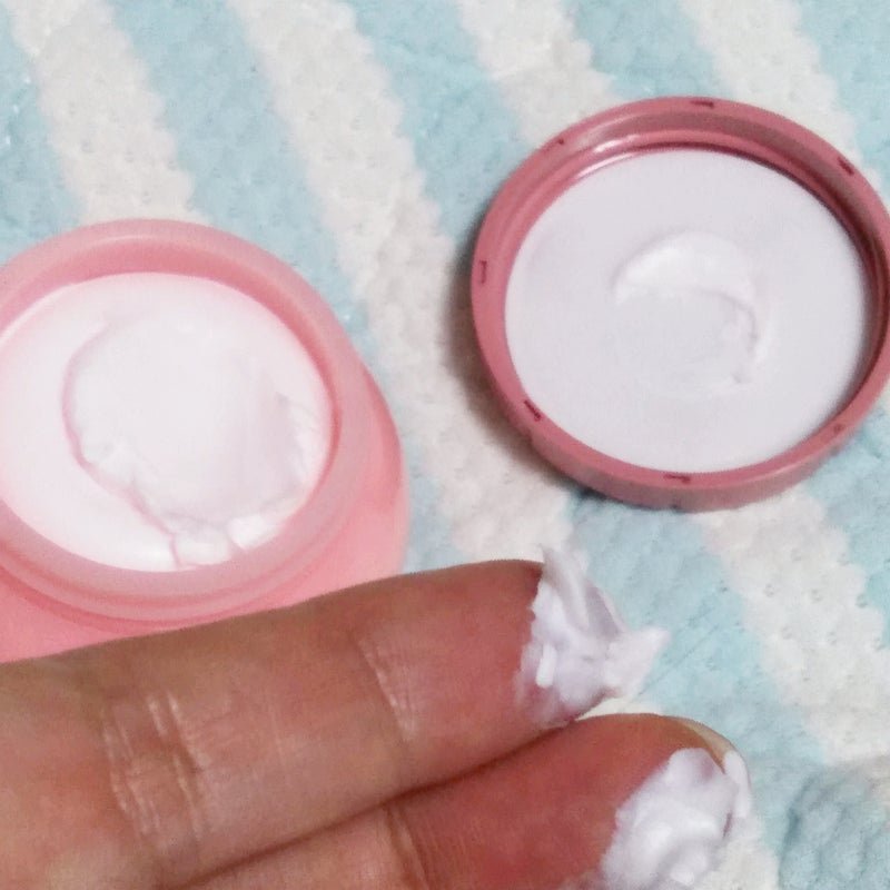 ホルモンクリーム微香性/クラブ/フェイスクリームを使ったクチコミ（2枚目）