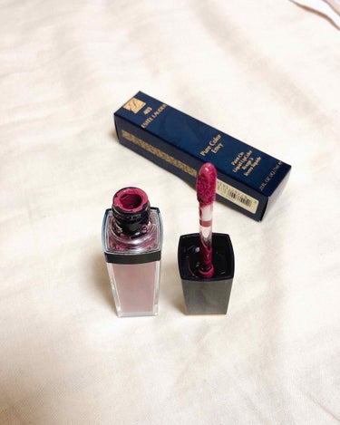 My little Boxに入っていました💄
403ストレンジブルーム
色はぶどう色が少し入ったピンクで落ち着いている色なので使いやすいです。
マットな感じもとても良いですが、少し唇が乾燥してしまう感じ