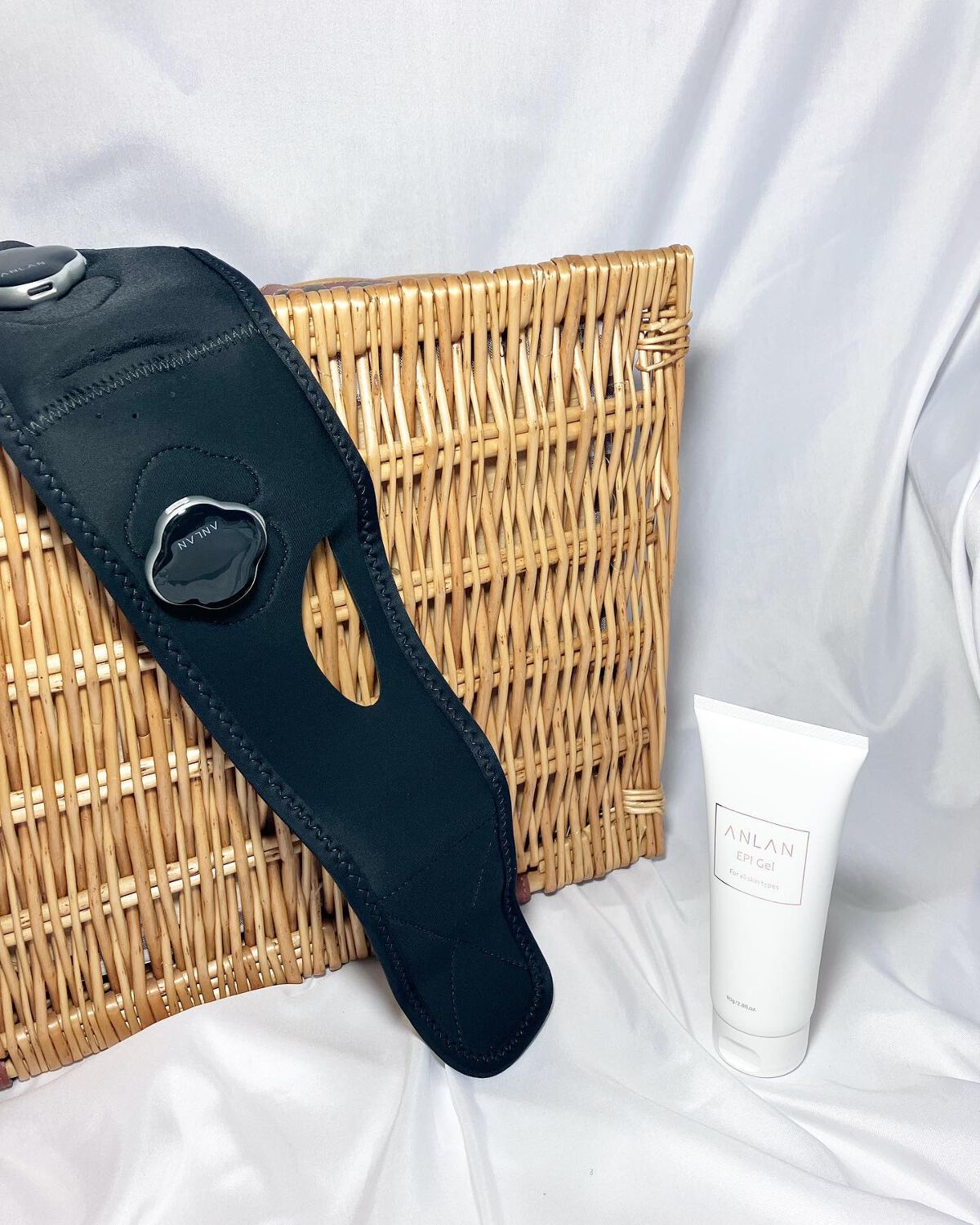 sakura on LIPS 「きっとみんな思ってる…小顔になりたい…そんなアナタへこれどうよ..」(2枚目)