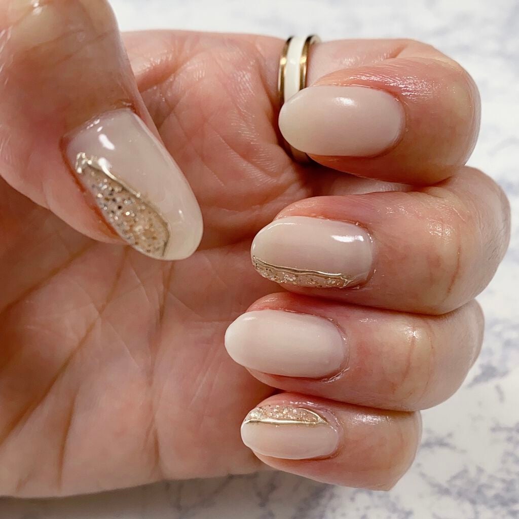 たらちゃん☆follow back100 on LIPS 「今月のネイル〜。安定して、白。白大好き。やっぱり白がいい。デザ..」(4枚目)