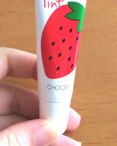 CHOOSY ミニティントのクチコミ「CHOOSY ミニリップティント。
ストロベリーレッド。

塗って乾いたら剥がすタイプのティン.....」（2枚目）