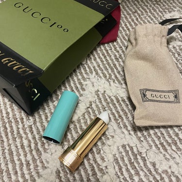 GUCCI / グッチ バーム ア レーヴル001

リップバームとしての仕事が優秀すぎるので
投稿です！！！🔥🔥

友達にプレゼントしてもらってパッケージも
可愛くてもうそれだけで大満足だったんですが