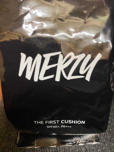 MERZY THE FIRST CUSHION COVERのクチコミ「#乾燥肌 なので

#韓国コスメ

#クッションファンデ が大好き´`*💕です✨

#MERZ.....」（1枚目）