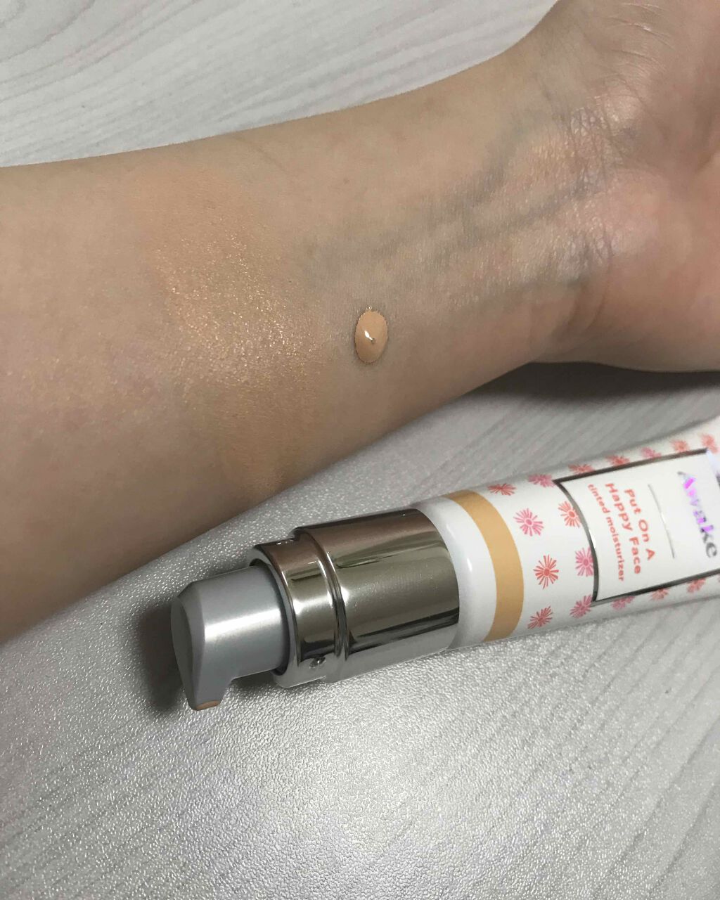 プットオンアハッピーフェイス ティンティド モイスチュアライザー/Awake/CCクリームを使ったクチコミ(3枚目)