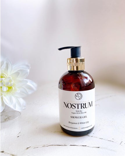 シャワージェル B&W/Nostrum(ノストラム)/ボディソープを使ったクチコミ(2枚目)