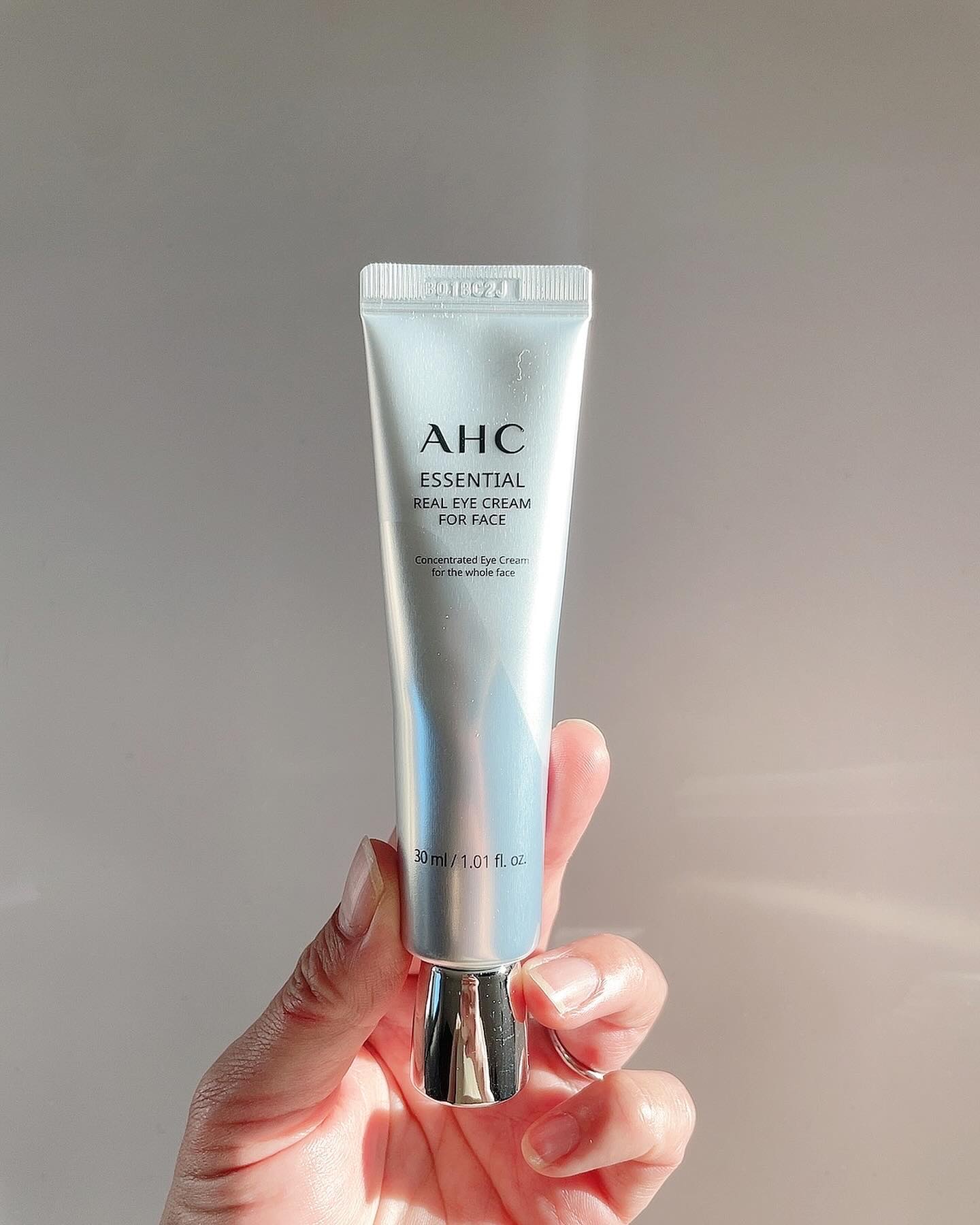 エッセンシャル リアル アイクリーム フォーフェイス/AHC/アイケア・アイクリームを使ったクチコミ（2枚目）