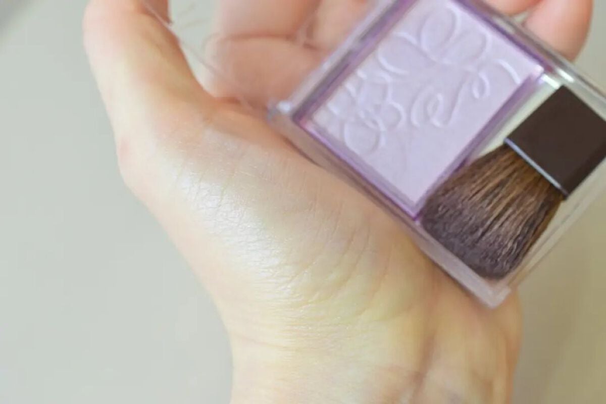 パールグロウニュアンサー/CEZANNE/パウダーハイライトを使ったクチコミ(4枚目)