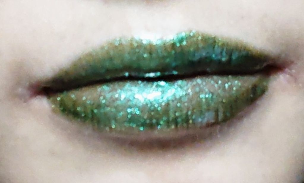 グランドイリュージョン リキッド リップカラー/M・A・C/リップグロスを使ったクチコミ(2枚目)