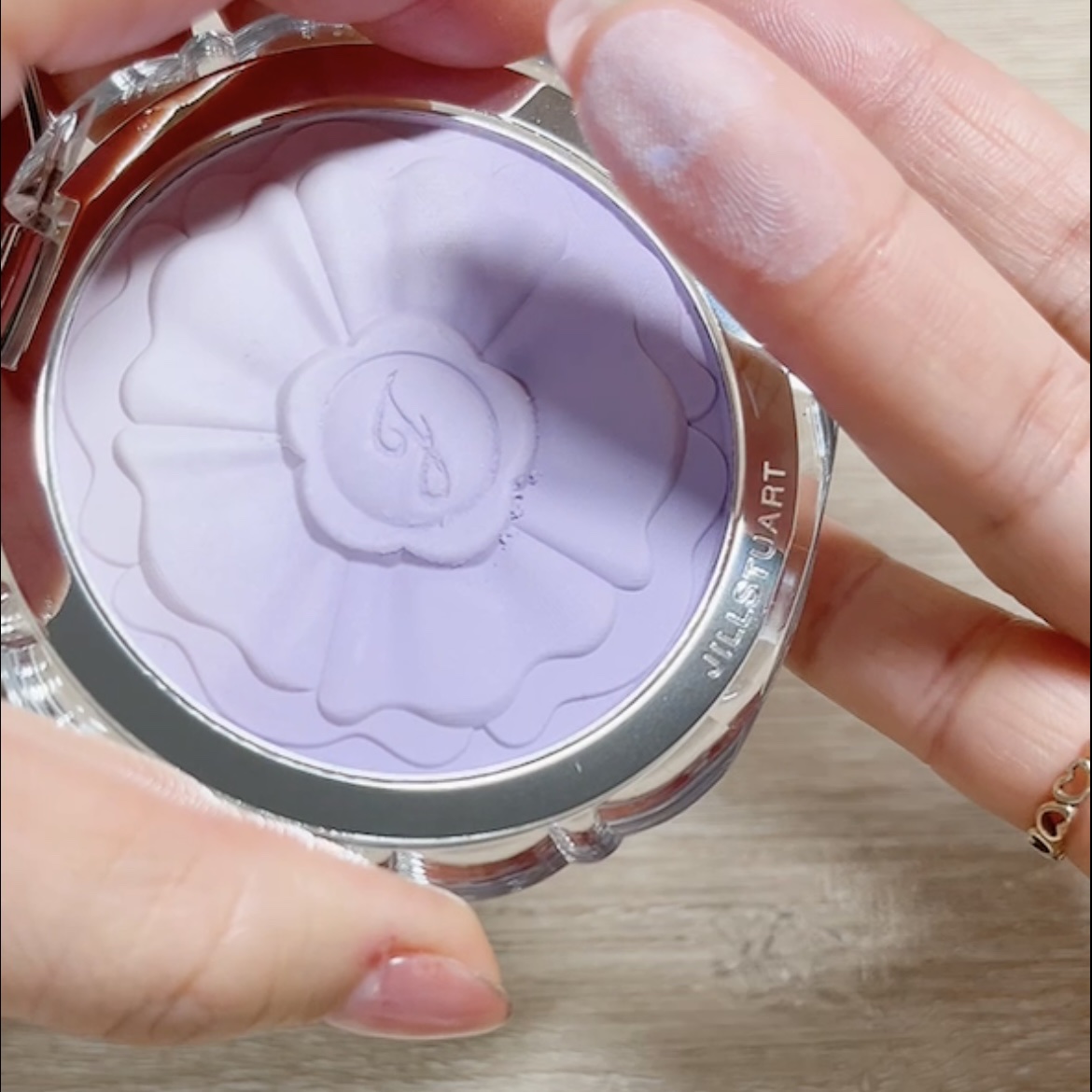 ジルスチュアート　パステルペタル ブラッシュ 03 misty lilac/JILL STUART/パウダーチークを使ったクチコミ（3枚目）