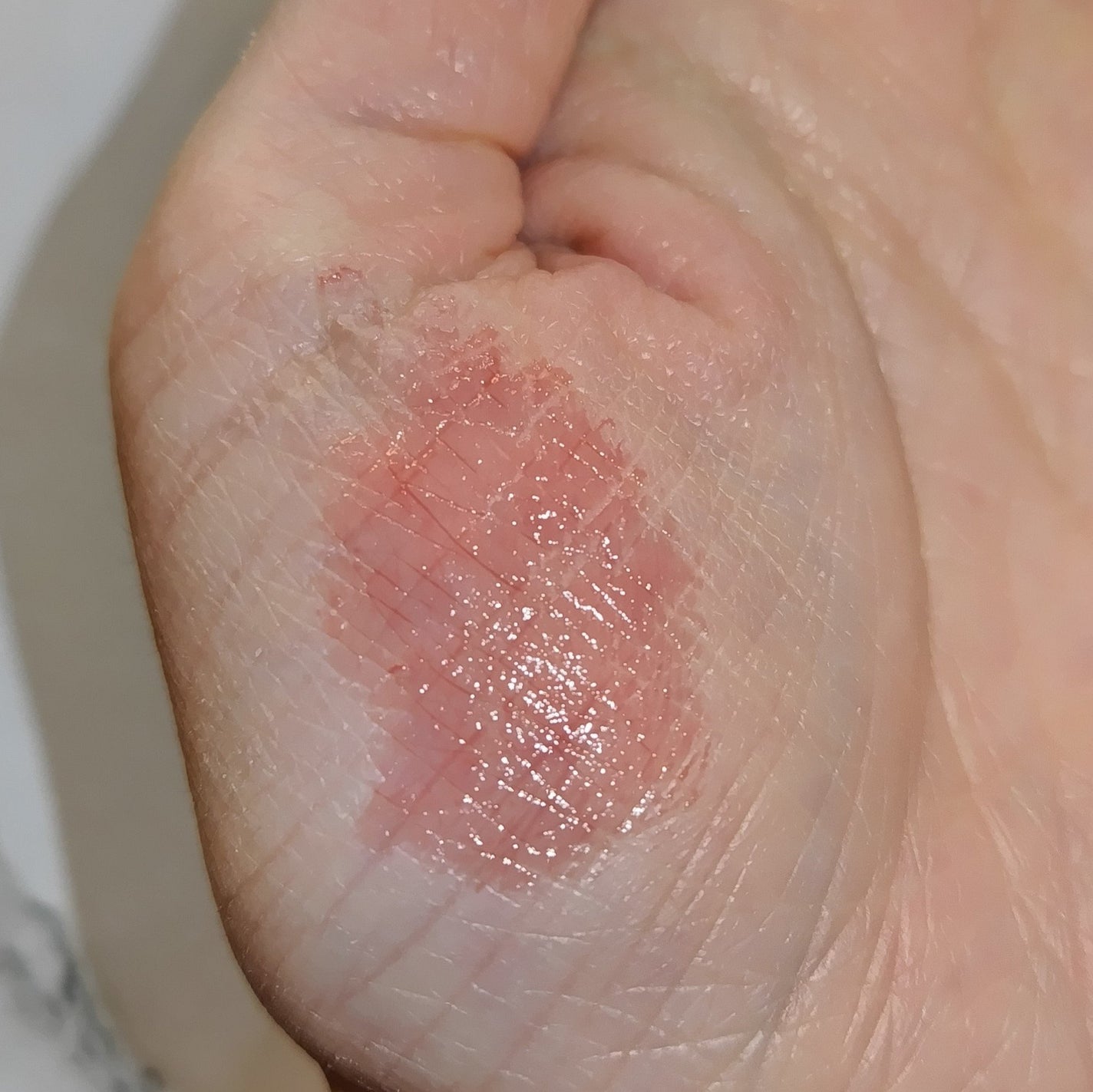 グラスティングメルティングバーム/rom&nd/リップバームを使ったクチコミ(3枚目)